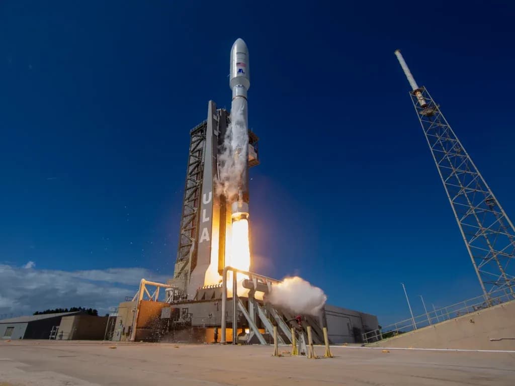 Amazon-launches-satellites-in-rivalry-with-Elon-Musks-Starlink