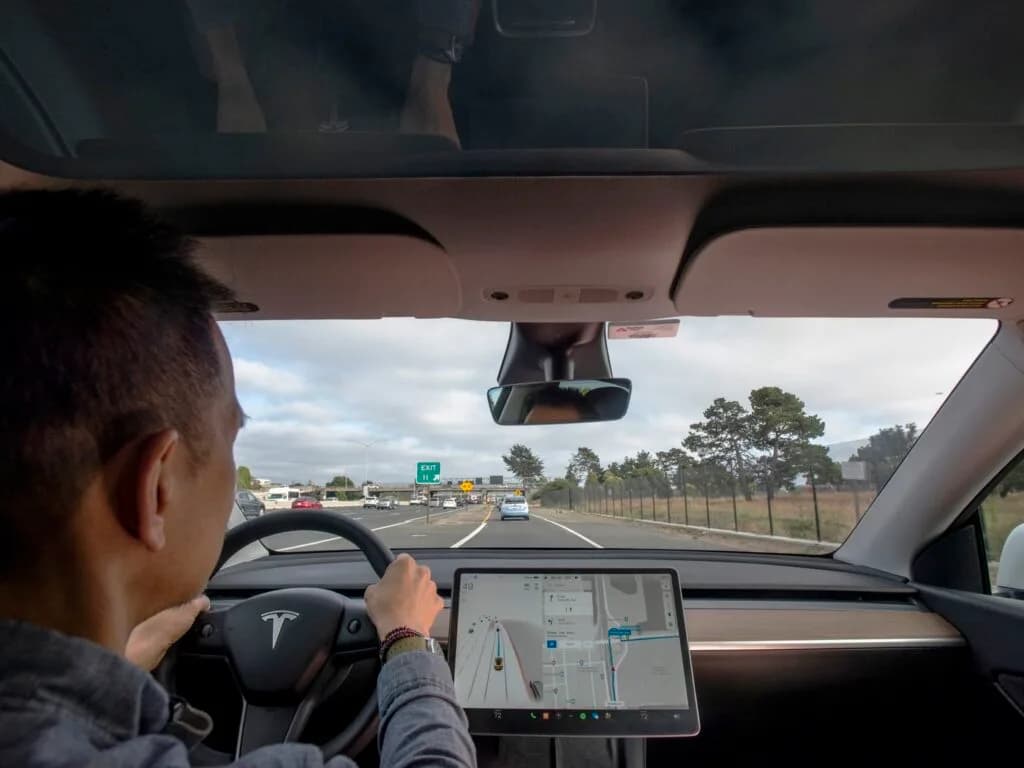 Tesla-Slashes-Full-Self-Driving-Subscription-Price-in-Bid-to-Expand-Adoption