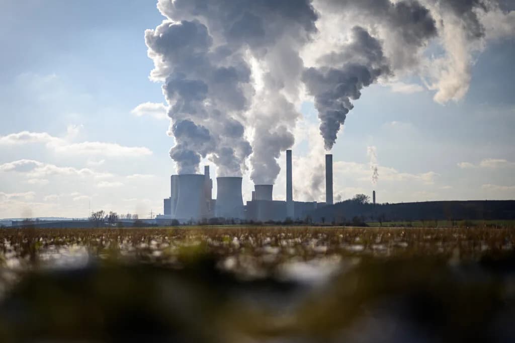 South Africa's Uphill Battle: Struggling to Meet 2030 Emissions Goals Amidst Continued Reliance on Coal Plants