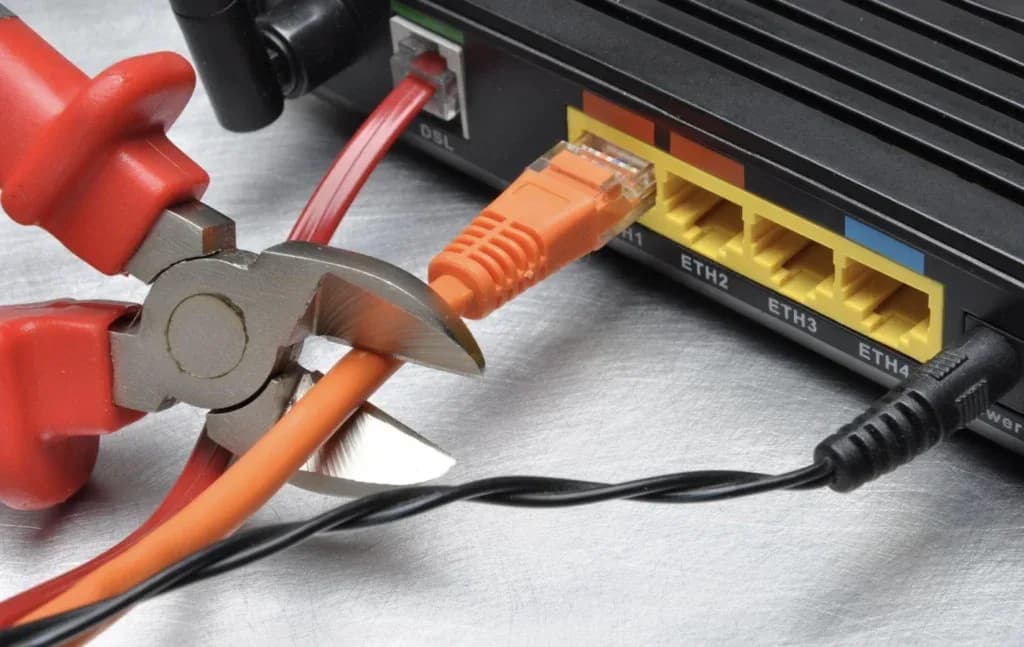 Gambia Sets Seven-Day Deadline for Illegal Internet Service Providers