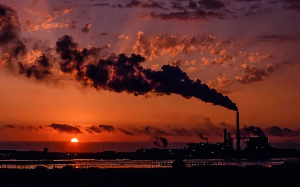 SA’s ‘energy crossroad’ costing the country about R204 million a day