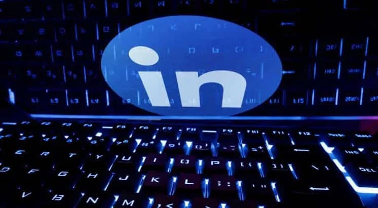 LinkedIn's Premium Subscription Business Achieves $1.7 Billion in 2023 Revenue Amidst AI Tools Uptake