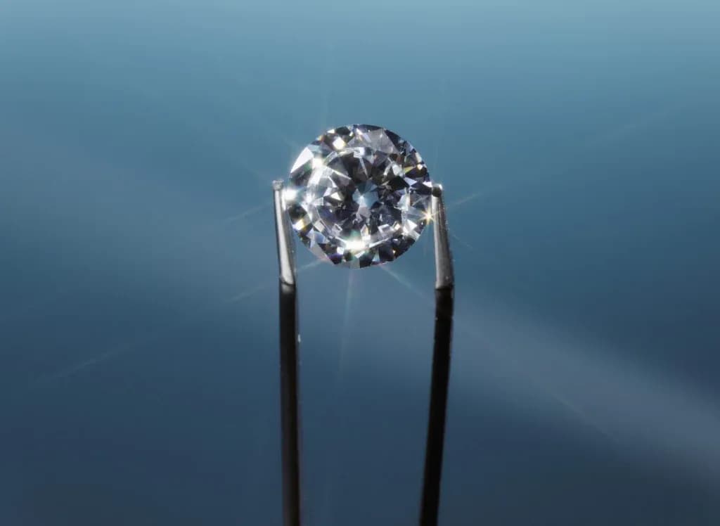 Natural-Diamond-Sales-Decline-as-Consumers-Turn-to-Affordable-and-Eco-Friendly-Alternatives